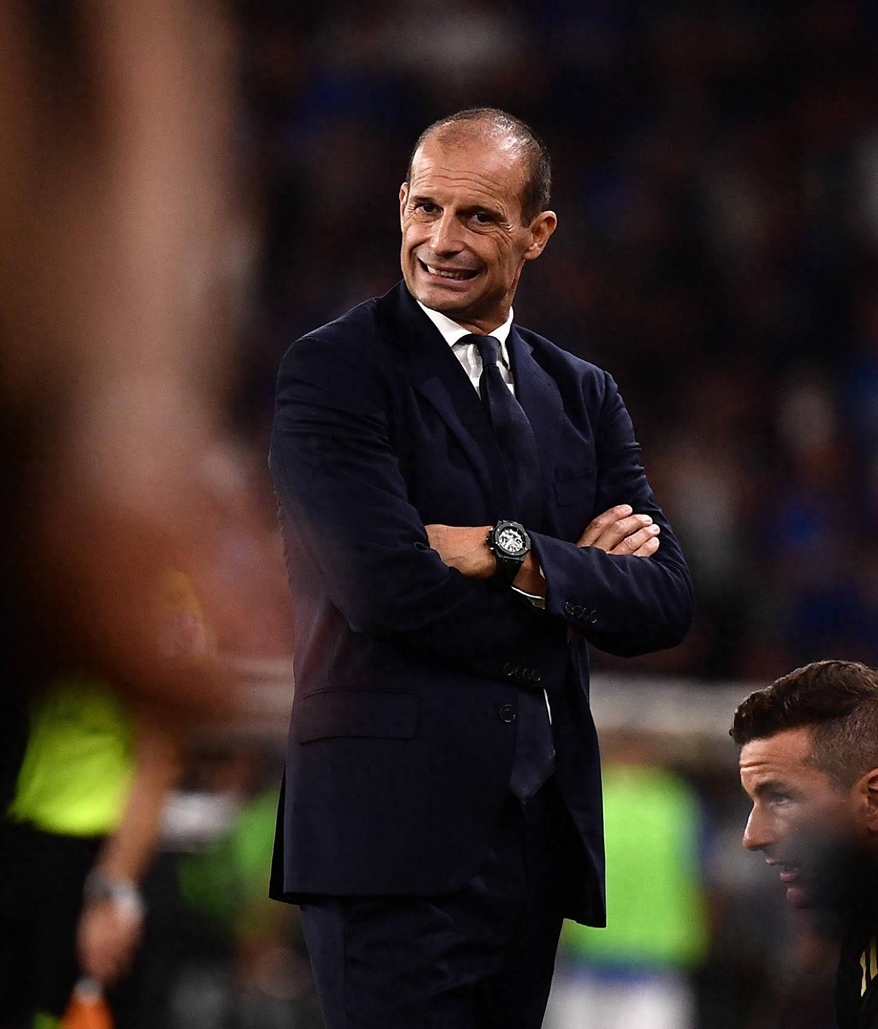 AC米兰主场遭遇冷门，主帅面临压力