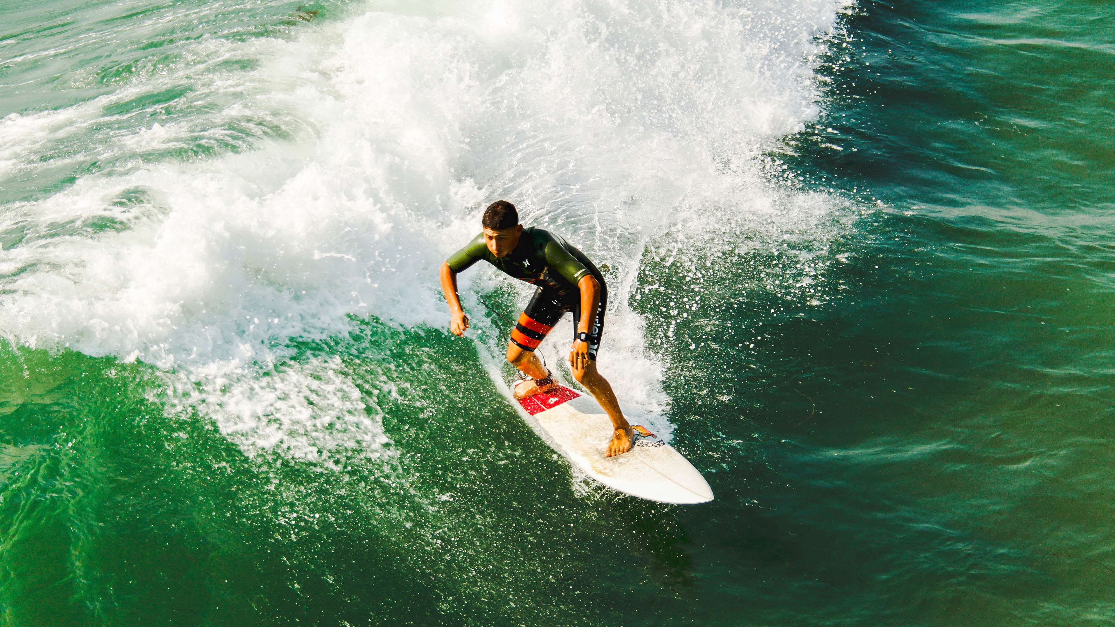跨越赛场的英雄叙事,从火箭硬仗到欧冠决赛,胜利的两种模样